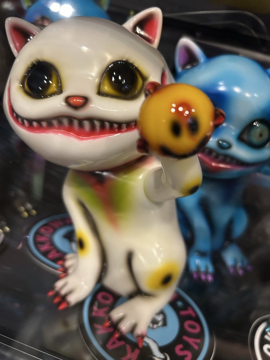 仕留めたニコちゃんを見せてくれるタマ 自慢げな顔、かわいい #かっこ