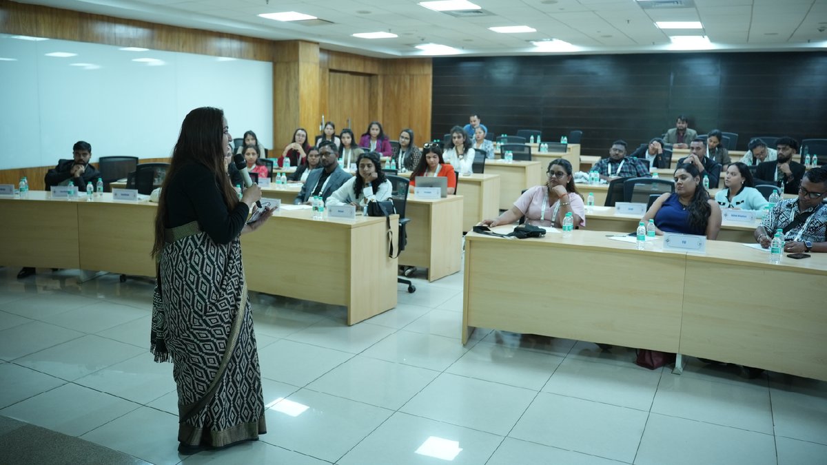 IIIDEM_Official's tweet photo. IIIDEM hosted diaspora youth delegates from 15 countries under #KnowIndiaProgramme, highlighting India’s #ElectionManagement, global #CapacityBuilding and #IndiasChairship2026 of @Int_IDEA .
Strengthening democratic cooperation and institutional learning. https://t.co/ysQvzlnH8C
