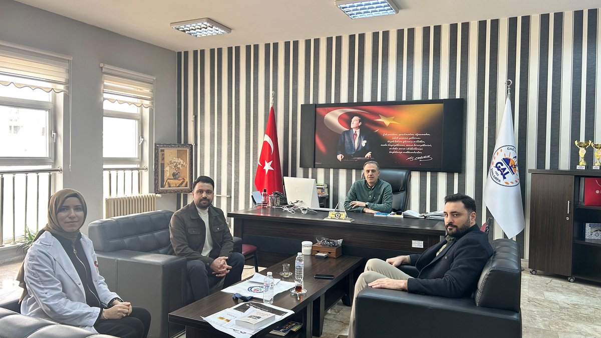 "Bir Bilenle Bilge Nesil" projesi kapsaminda; Gazi Anadolu Lisesi, Buhara Anadolu Lisesi, Atatürk Anadolu Lisesi ve Akabe Kiz AIH Liselerinizi ziyaret ederek kitaplarimizi dagittik.
Okuyan, düsünen sorgulayan bir nesil için sahadayiz...