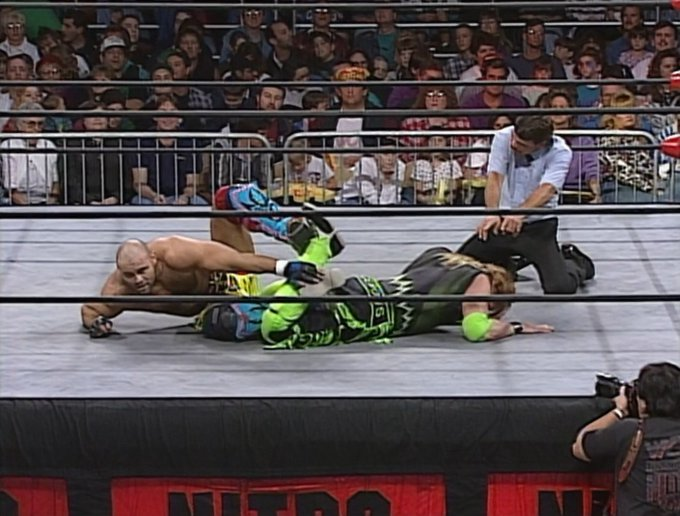 wrestle_hist's tweet photo. 2/12/1996
Konnan defeated Crowbar (in his WCW debut as Devon Storm) to retain the WCW United States Championship on Nitro from the Florida State Fairgrounds in Tampa, Florida.
#WCW #WCWNitro #Konnan #KDawg #Crowbar #DevonStorm #WCWUnitedStatesChampionship https://t.co/idmseD77kM