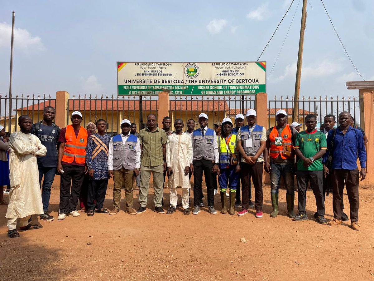 MuCoTech's tweet photo. 📍 École des Mines de Batouri
MuCoTech SARL a échangé avec les futurs ingénieurs de l’ESTM aux côtés de l’ASSIMIC. Partage d'expérience, réalités du terrain et défis miniers : inspirer la relève est au cœur de notre mission. 👷‍♂️💎Plus d'infos🔗 https://t.co/vGU68ptF9l https://t.co/0QqAiNxwkP