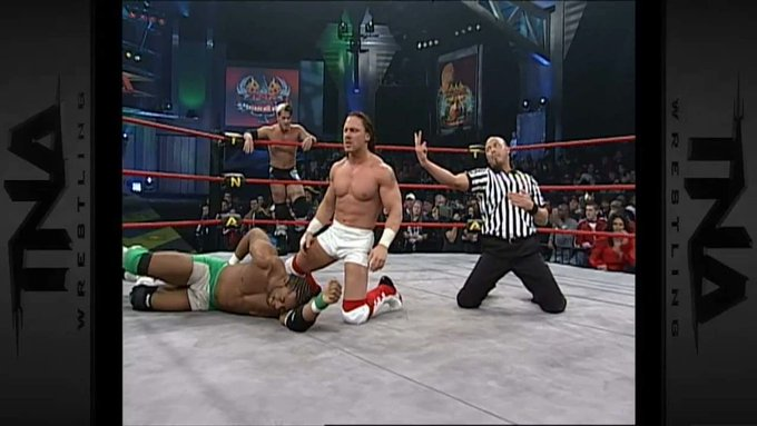 wrestle_hist's tweet image. 2/12/2006  

Jay Lethal defeated Matt Bentley, Alex Shelley and Petey Williams at Against All Odds from the Impact Zone in Orlando, Florida. 

#TNA #AgainstAllOdds #JayLethal #MattBentley #AlexShelley #PeteyWilliams