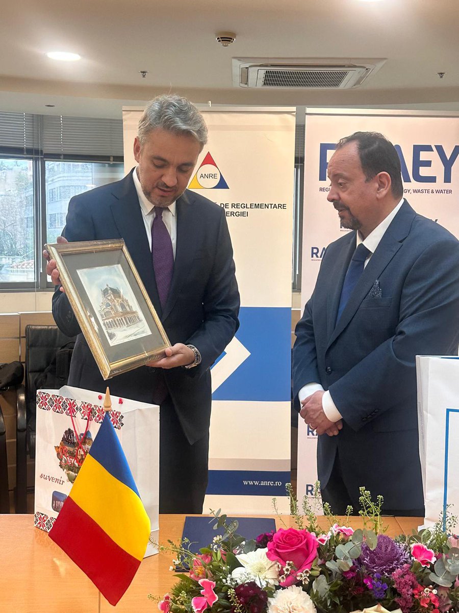 InfoANRE's tweet image. ANRE și Regulatory Authority for Energy, Waste and Water (RAAEY) au semnat la Atena un Memorandum de Înțelegere pentru consolidarea cooperării în reglementarea energiei și integrarea piețelor din Europa de Sud-Est 🇷🇴🇬🇷

#ANRE #Energy #CooperareRegională