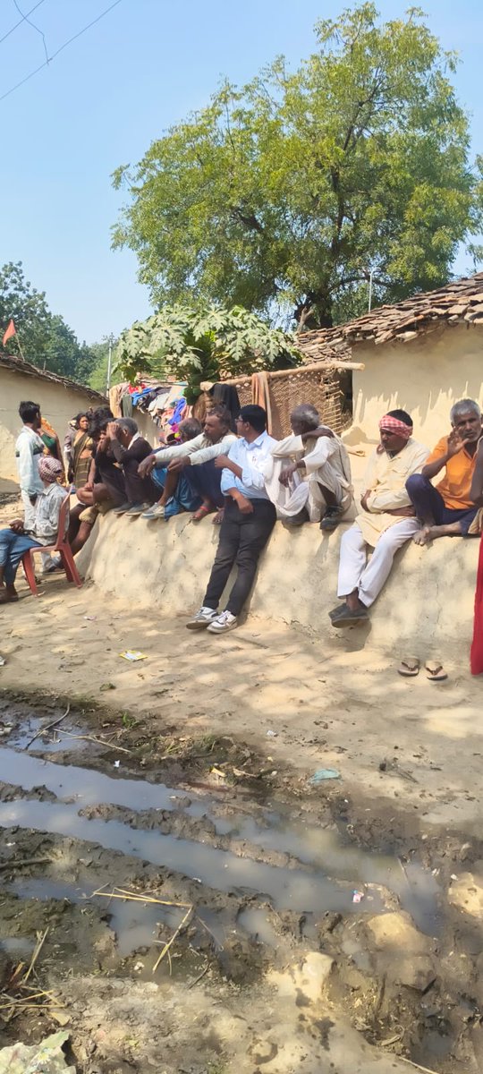 जनपद चित्रकूट के लौढिया माफी हत्या काण्ड में पीड़ित परिवार के साथ खड़ा होकर, FIR दर्ज कराई, प्रशासनिक अधिकारियों से आर्थिक मदद हेतु एवं दोषियों के खिलाफ कठोर से कठोर कार्रवाई हेतु पुलिस प्रशासन से बात कर,मृतक आत्मा का अंतिम संस्कार किया गया।
