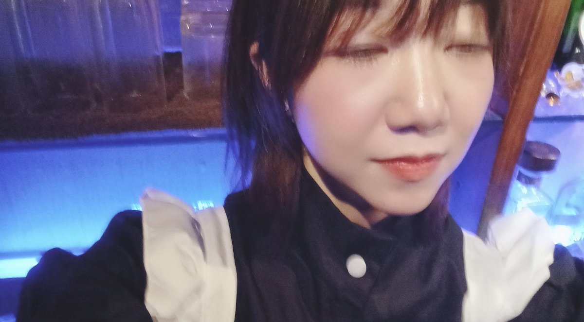 １日店長イベントでした！🍓
昨年の夏に引き続き、池袋SHISHA BAR C6さんでねんねちゃん＆ののみーと会える屋さん！会いに来てくれた激レアさん本当ありがとうっ！！！！！😭💗

（ねんねちゃんに貸してもらったメイド着たよ！🥹）
（３枚目はこんな瞬間撮った記憶ないのにフォルダ見てびっくりした）