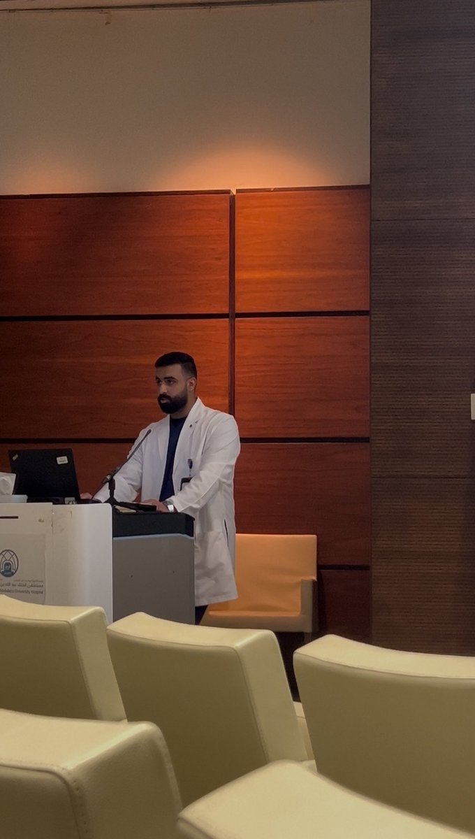 PT_Omar_'s tweet photo. Today, I delivered a lecture on Mechanical Low Back Pain, focusing on its clinical characteristics, biomechanical aspects, and evidence-based physical therapy management.

#physiotherapy 
#lowbackpain https://t.co/3G6DaBGgpy