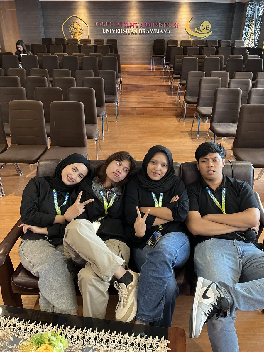 nalaervatra's tweet photo. as a FA peeps rasanya bener” punya keluarga (kl di ceritain threadsnya bs sampe 1000)
jadi associate ❌
jadi adik ✅ https://t.co/QJDlYvjlkj