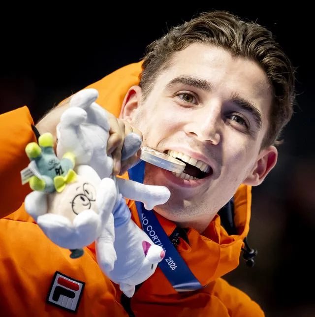 anjaaatjuh's tweet photo. Jenning verdient de aandacht voor zijn knappe zilveren medaille!!! 🫶🏻🧡 #OlympischeSpelen #MilanoCortina2026 #JenningdeBoo https://t.co/0LpuWJNhST