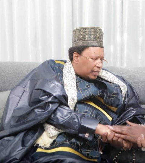 😂😂 KOu Ko
gueneu done nafekh sii reuw mii reiik Yalla Sackou Ko putin 
Bala ma dé NiOu naan sm
Mame 😂😂 fekhei leine ba senn mame gueneu sOunu mame yii reiik