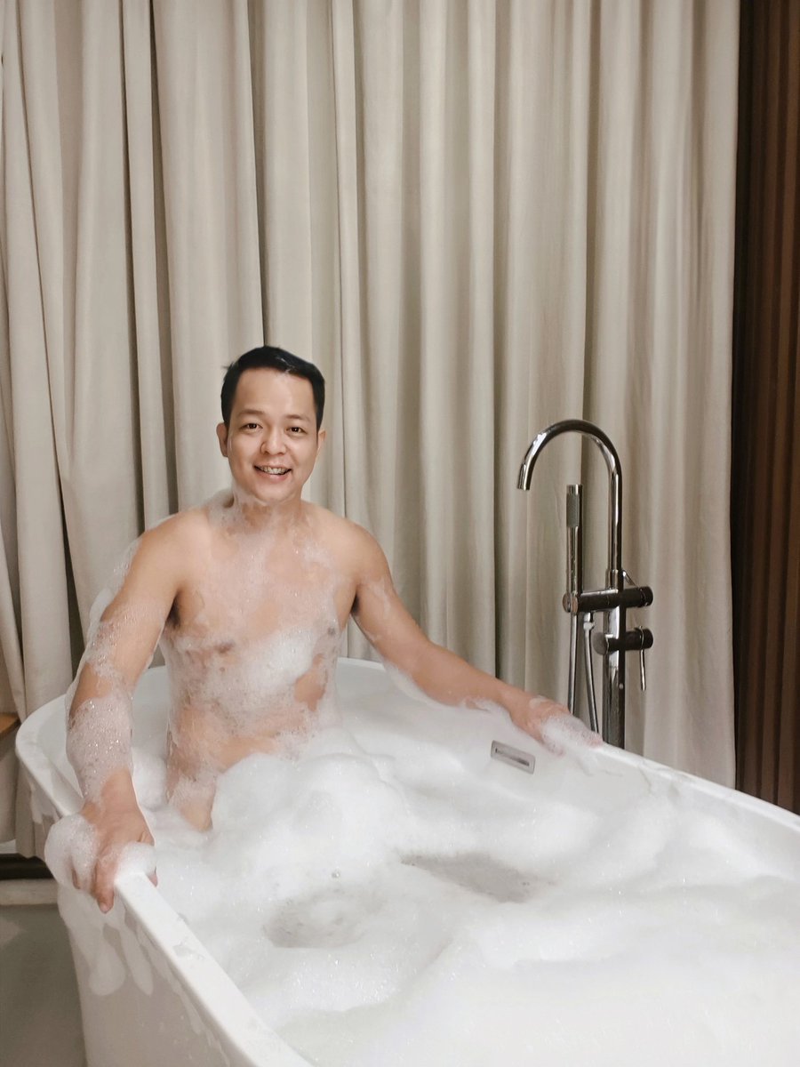 jetamores's tweet photo. Bubble bath 💦 https://t.co/p29L6SOPUe