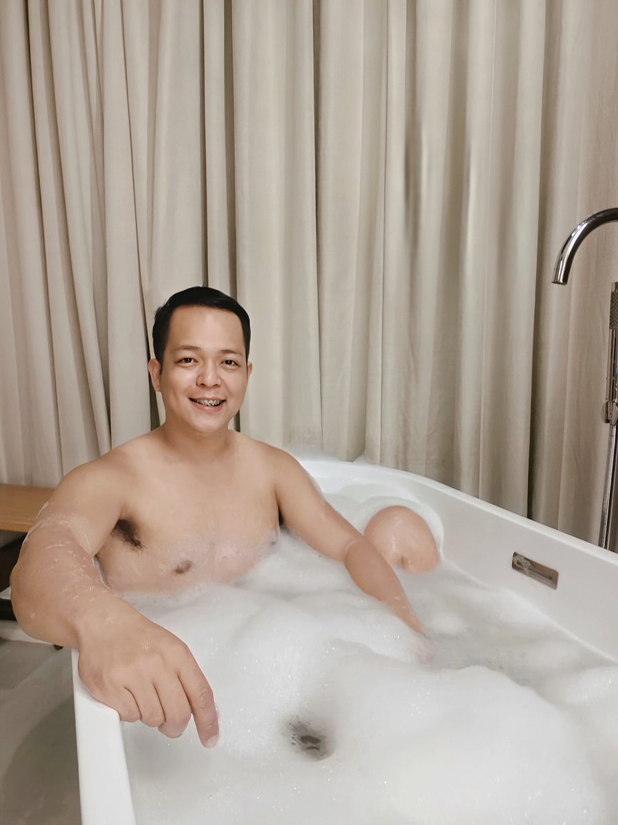 jetamores's tweet photo. Bubble bath 💦 https://t.co/p29L6SOPUe