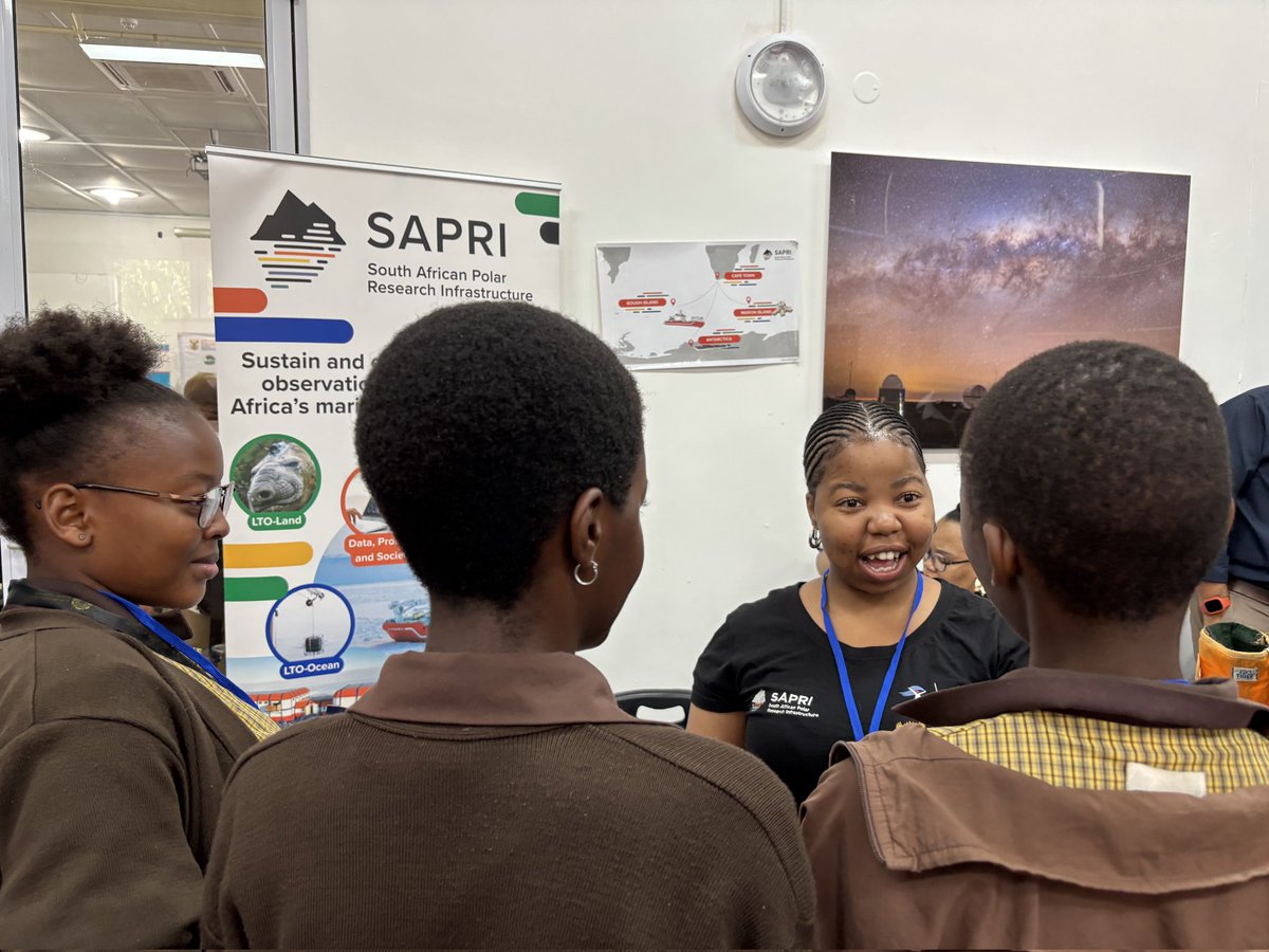 sapri_dsti's tweet photo. #SAPRI and @Saeonews teams got to engage with some Cape Town school learners at the 2026 Pre-SONA event, hosted at @SAAO, alongside other amazing science institutions, aiming to inspire SA's future leaders @dstigovza @ThomMton_SEO #EFTEON #FYNBOS https://t.co/kY3yekRf8i