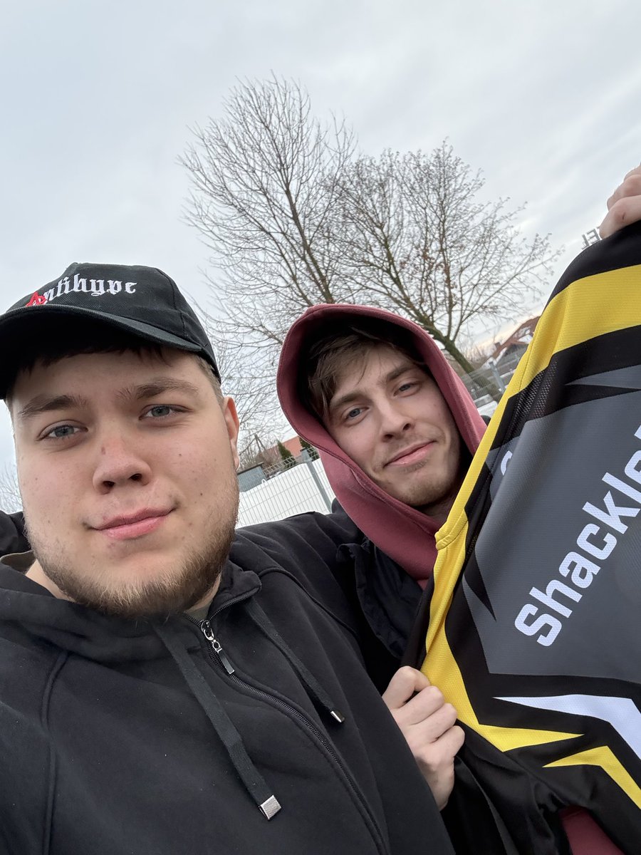 Kaczy102 tweet media