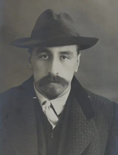 Fascio643648's tweet image. “Russian Bolshevism and Italian Fascism are kindred phenomena, they are signs of an epoch. They hate each other like brothers. They are both messengers of ‘Caesarism’, which sounds somewhere in the distance in the nebulous ‘music of the future.”

— Nikolay Vasilyevich Ustryalov