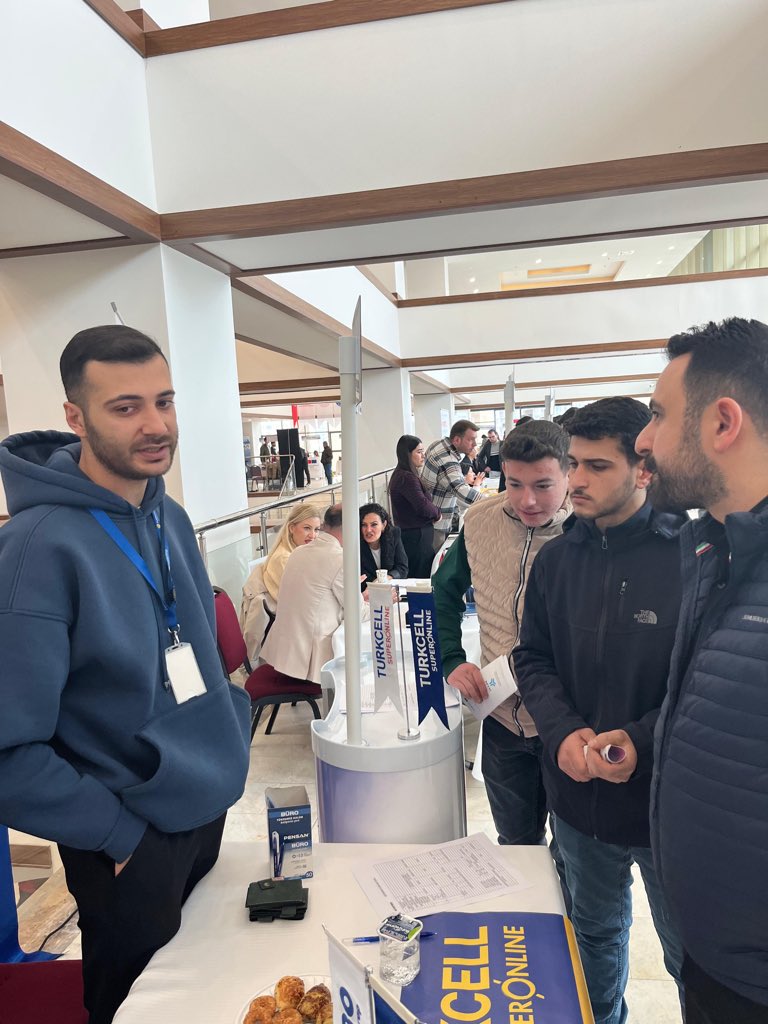 TarsusMtal's tweet photo. İŞKUR ve Milli Eğitim Bakanlığı işbirliğinde Mersin Üniversitesi'nde düzenlenen "İstihdam Buluşmaları" fuarına tüm bölümlerimizden öğrenciler seçerek fuara katılım sağlanmıştır. Emeği geçen öğretmenlerimize teşekkür ederiz... https://t.co/lvYgUnJhsX