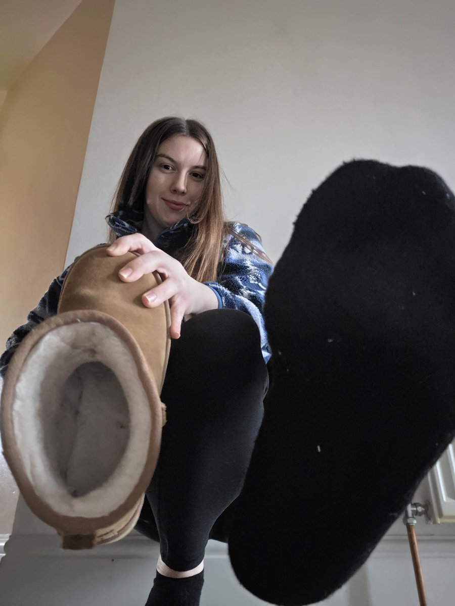 QueenNeevy's tweet photo. What are you sniffing first?
Shoe or socks? Or perhaps begging for Me to take My socks off 🤭 https://t.co/eCSNybUPRU
