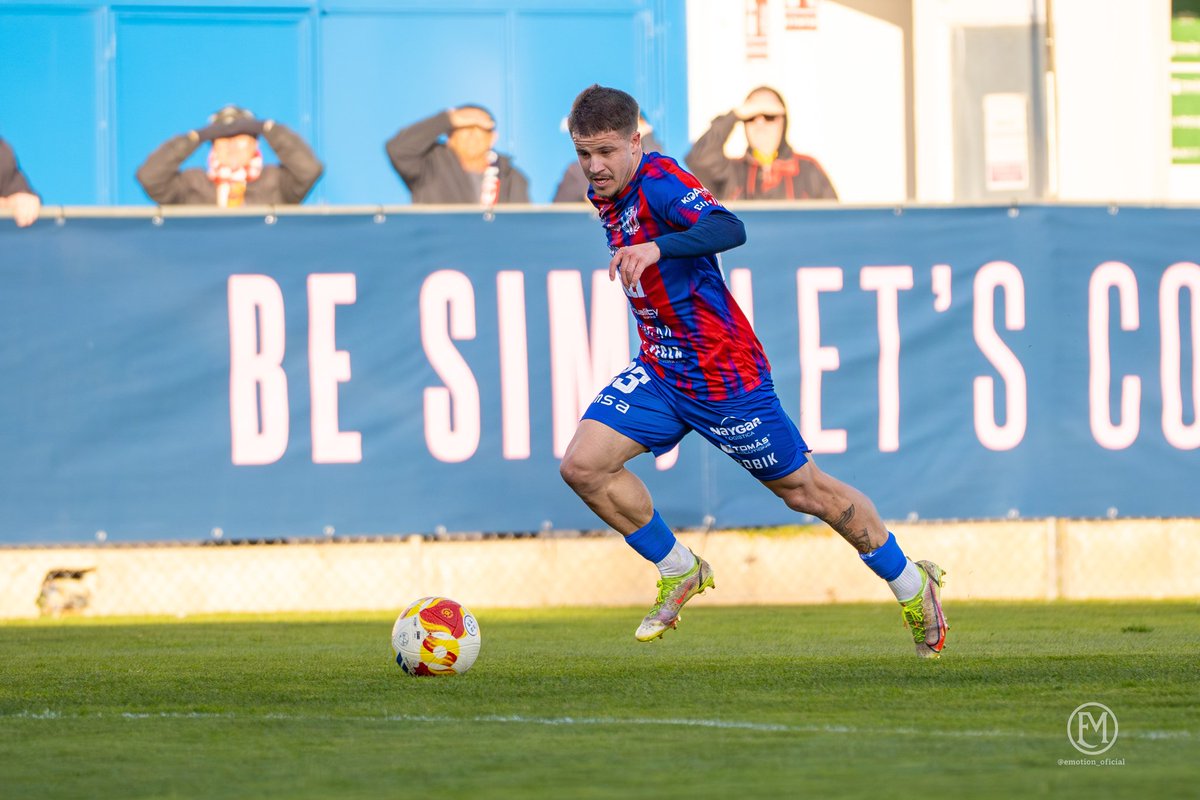 Yeclano_dptvo's tweet photo. 🆕️2️⃣3️⃣ @Jorge10Borona 💙❤👕
🚀🪄¡El domingo debutó como azulgrana en el G.IV nuestro delantero madrileño con una muy buena actuación en el #YeclanoMinera de La Constitución produciendo entre líneas y cerca del gol!⚽️🏟
#EmotionMV 📸 @PasAguilera
#GraciasAfición 🙌 #NoDudaría https://t.co/qOI5Js84q1