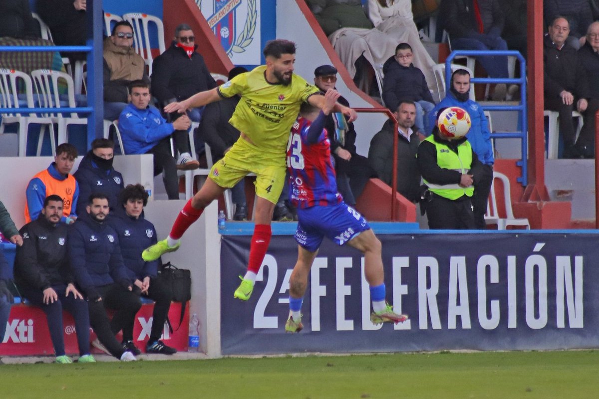Yeclano_dptvo's tweet photo. 🆕️2️⃣3️⃣ @Jorge10Borona 💙❤👕
🚀🪄¡El domingo debutó como azulgrana en el G.IV nuestro delantero madrileño con una muy buena actuación en el #YeclanoMinera de La Constitución produciendo entre líneas y cerca del gol!⚽️🏟
#EmotionMV 📸 @PasAguilera
#GraciasAfición 🙌 #NoDudaría https://t.co/qOI5Js84q1