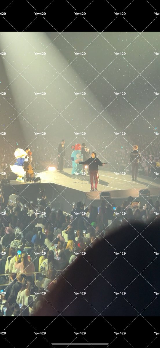 Yjw429's tweet photo. 260211 treasure パルツ pulse on 
京セラ トロッコ ポンカ 買取 動画 ファンサ

譲）アンコール (基本的に下手側)

求） 買取

3塁側スタンドからの撮影📱

少しだけセンステも撮っておりますが、遠いため画質落ちます(画像参照)

該当箇所(歌詞、メンバー、場所)詳細記載の上、DMまでお願いします https://t.co/bJm3blfqoK