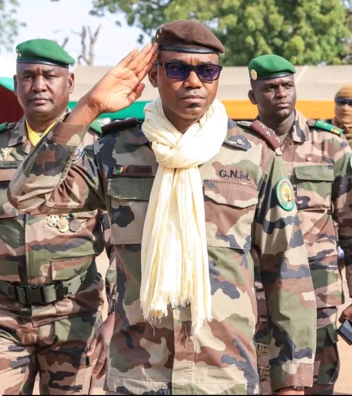 « Le général de corps d’armée Sadio Camara a été nommé ministre d’État, ministre de la Défense et des Anciens Combattants. Toutes nos félicitations !