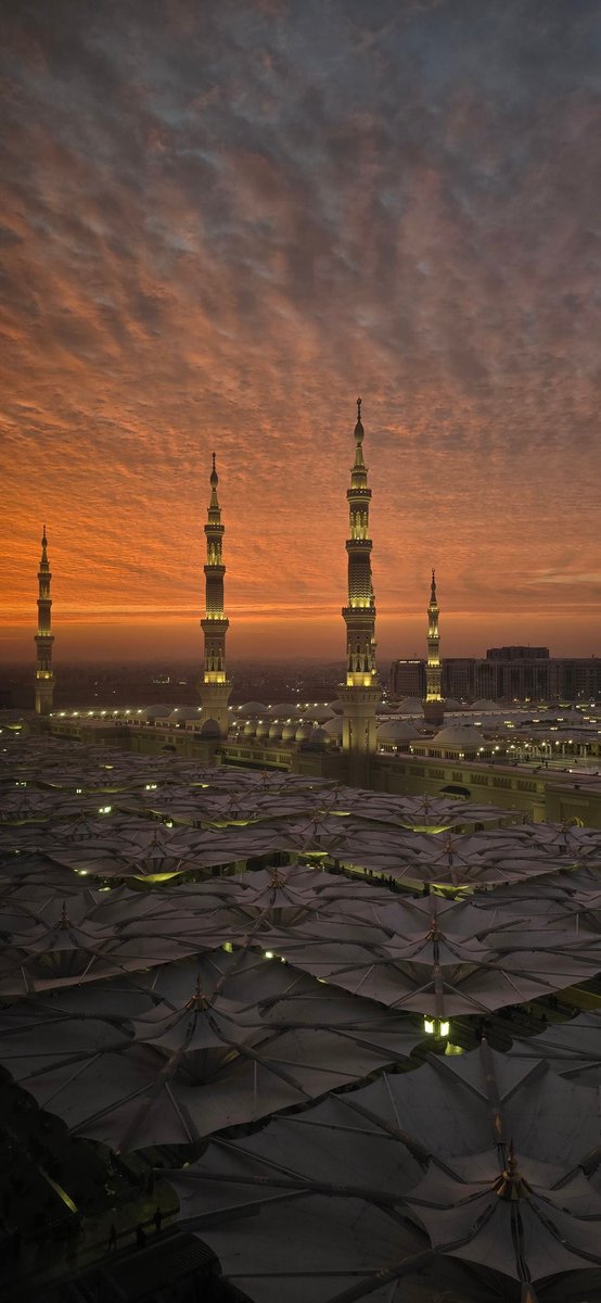 sukkaryeater's tweet photo. Wallpapers for you :)

Post fajr
#Madinah https://t.co/sk7qRZmKd6