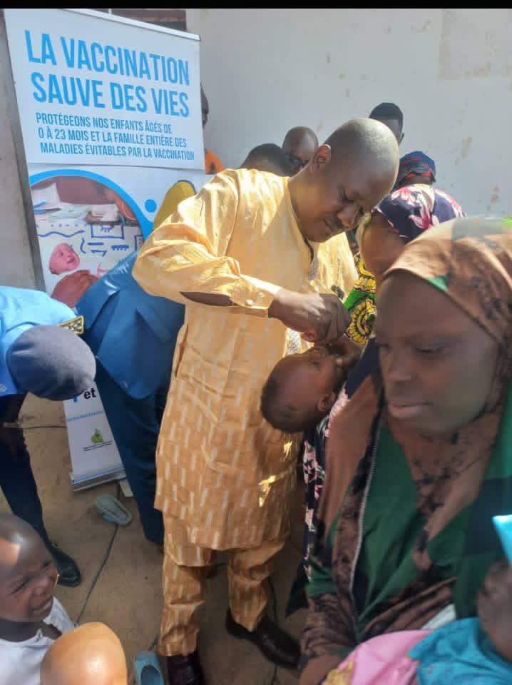 issamarwan3's tweet photo. 🚨🚨🚨ALERTE SANTE

Jour de lancement officiel des Journées Locales de Vaccination du 12 au 15 février 2026 contre la poliomyélite.

✅Parents, faisons vacciner tous nos enfants de 0 à 5 ans afin de leur garantir un avenir en bonne santé.

#StopPolio237 #ZeroPolio26EN #followers https://t.co/M9D40AfC8S