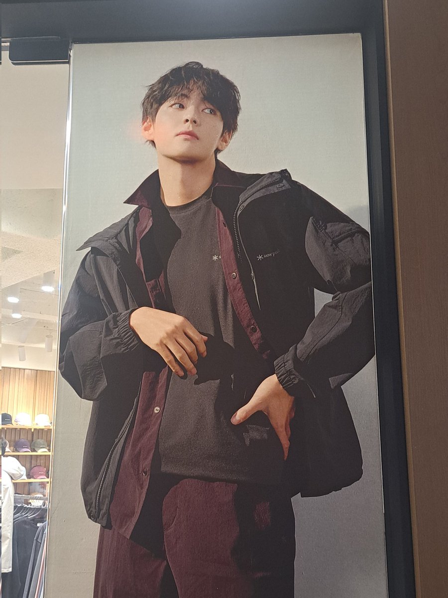 winnttaebear's tweet image. New Taehyung posters too