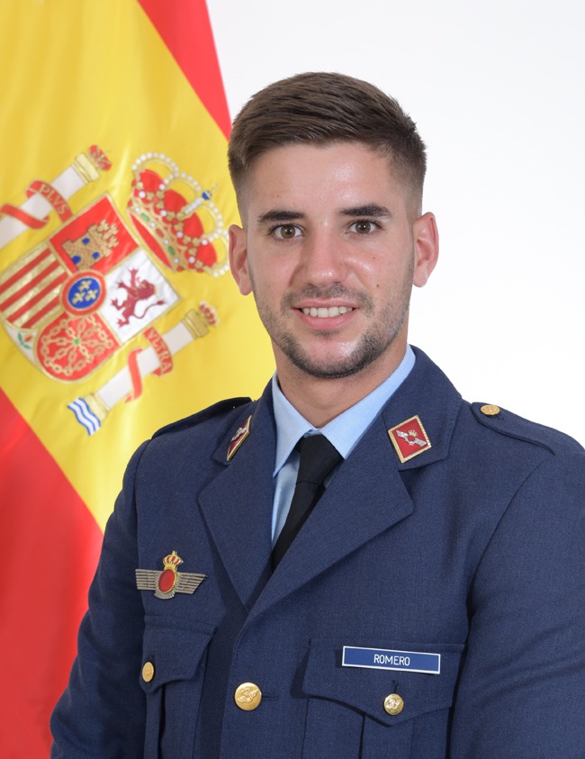 Ejemplar actuación del soldado Romero Medina, destinado en la Sección de Contraincendios del Ala 11.

Extinguió el incendio de un vehículo en un taller de Jerez de la Frontera mientras acudían los servicios de la localidad. Para dicha extinción hizo uso de hasta 3 extintores.