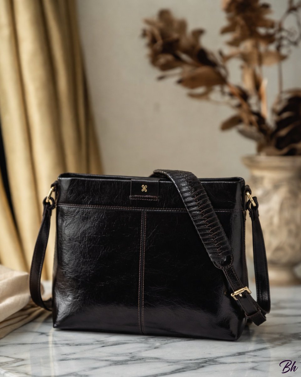 BellissimaUsa's tweet photo. Soft full-grain leather in a clean, timeless silhouette made to move with you every day.

Shop the Italian &amp; Luxury Leather Crossbody Bag https://t.co/c83noJbo3R https://t.co/OnOPPivwhu