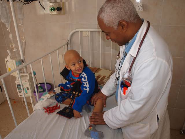 DvidTwit's tweet photo. 🇨🇺💔 Sickening! The US blockade vs Cuba is affecting our cancer hospitals' ability to treat children

For years, Cuba has achieved positive results in treating and curing kids at a rate of 80%

This rate has dropped to 65%

How can you justify this sort of collective punishment?! https://t.co/6XmYOWtUr6