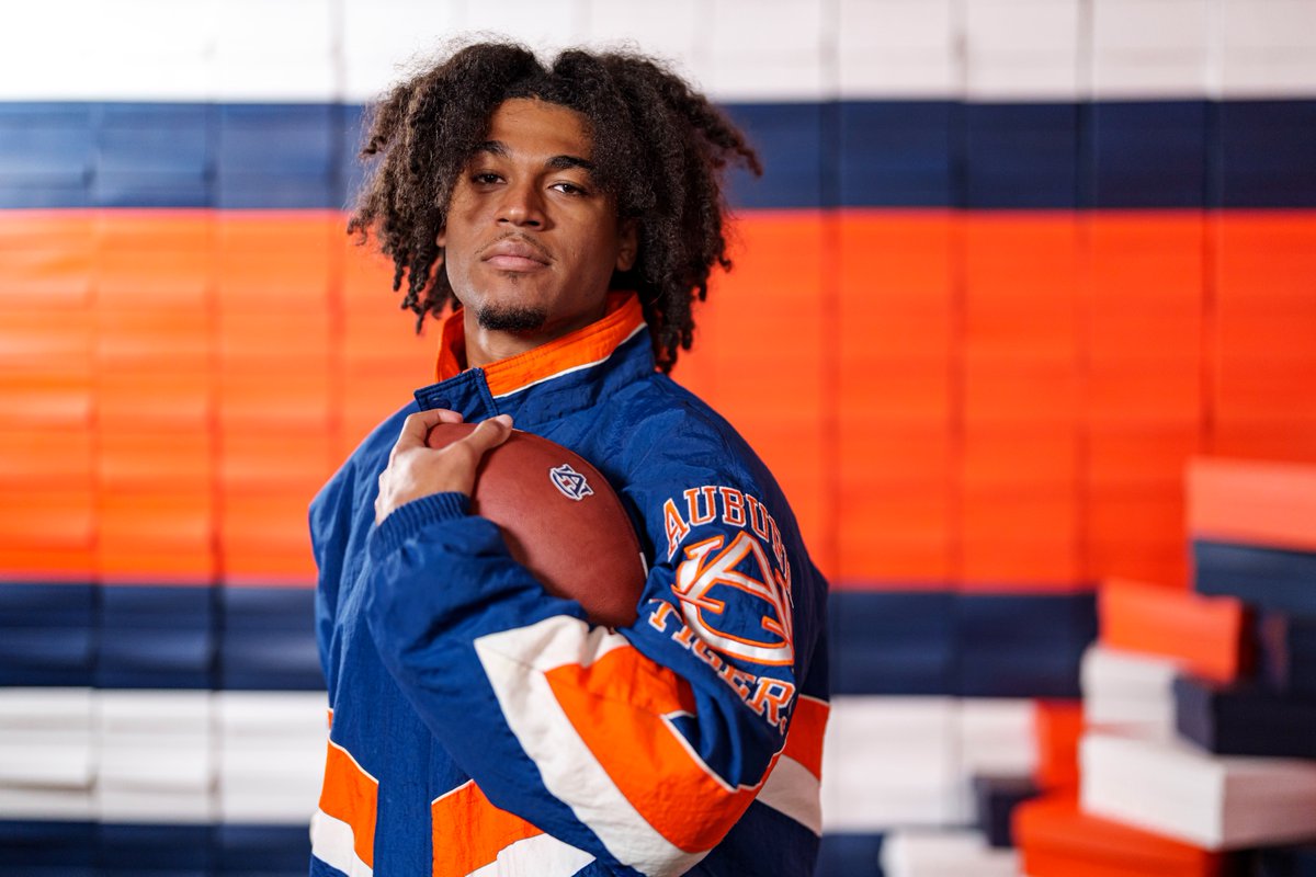 AuburnFootball's tweet photo. Happy Birthday, @kory_pettigrew 🎉 https://t.co/0viY2gkeiZ