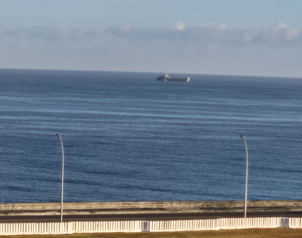 JosefinaVidalF's tweet photo. Barcos con ayuda de #México🇲🇽 llegando a La Habana. 

Gracias hermanos mexicanos por su generosidad y solidaridad con el pueblo de #Cuba🇨🇺, sometido al bloqueo feroz e inhumano de EEUU que pretende estrangularnos. https://t.co/lK9wgP1puW