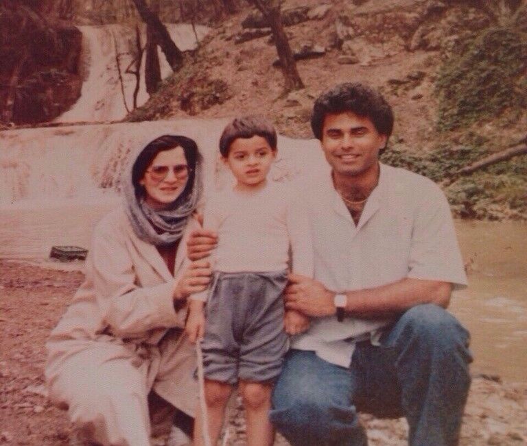 My parents didn't give me money.

But they did give me unconditional love, confidence, work ethic, and strong values.

Which means they gave me everything.