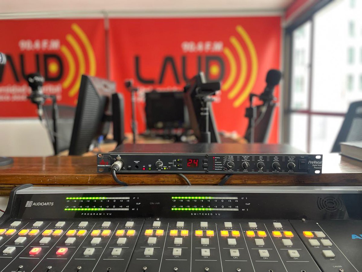 📻 #DíaMundialDeLaRadio 2026

En medio de la IA y un mundo cada vez más digital, la radio sigue vigente y se adapta a los cambios tecnológicos.

En #RevistaDeLaMañana hablamos con Alfredo Cano, gerente Nacional Técnico de Radio Cadena Nacional.

🕣 youtube.com/live/xvPilhq4R…