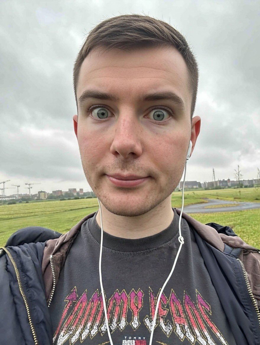 Winter 🖤 tweet media