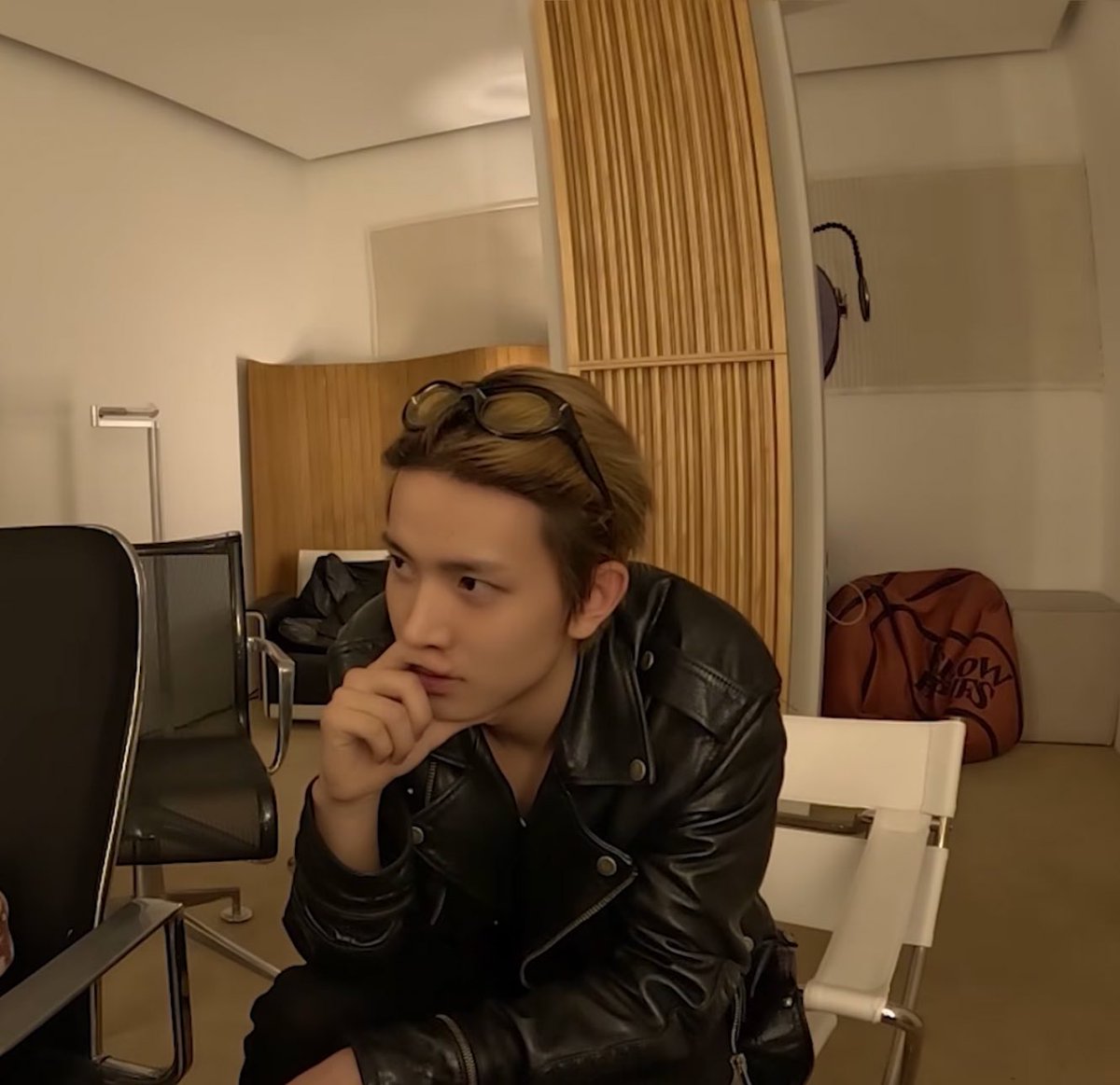 _desireyaoi_'s tweet image. Hee-producer