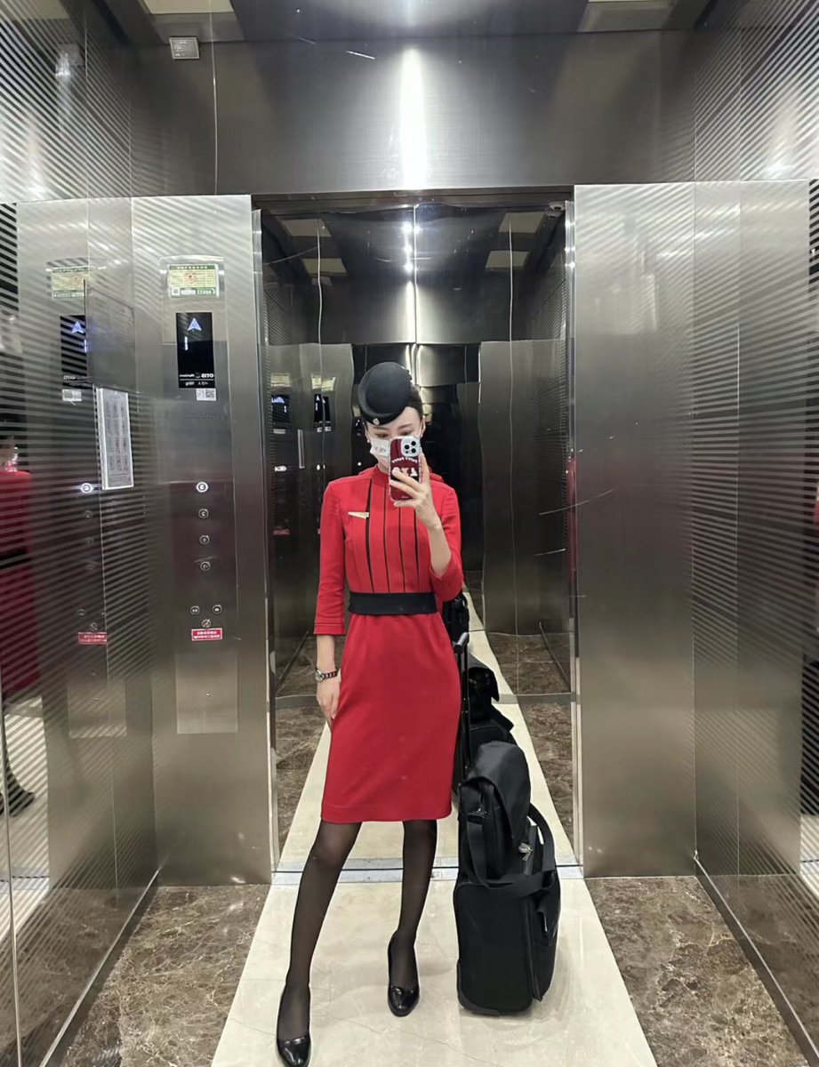 川航空姐 菲菲 tweet media
