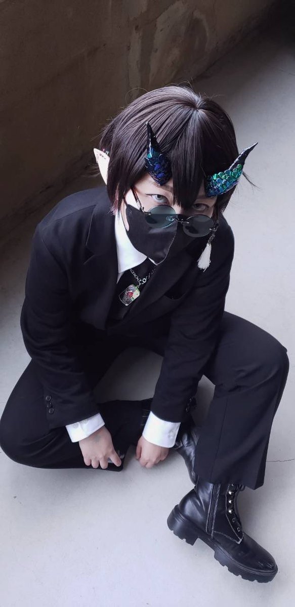 かっこよくて強そうな美男美女ばかりであわあわしまくってました…😶‍🌫️😶‍🌫️😶‍🌫️
夜羊くんにも言われたけど、スーツ着ると就活生なっちゃった…🥲

こちら、唯一出来た治安悪そうな顔です🙆‍♀️

角<a href="/sawawa_craft/">創作ツノカチューシャさわわ工房😈 甘き感染ドラックパーティー2</a> さま
サングラス<a href="/Ecrin_Steampunk/">Ecrin ~えくらん~</a> さま

📸<a href="/sssTen___10/">と</a> ♡♡♡