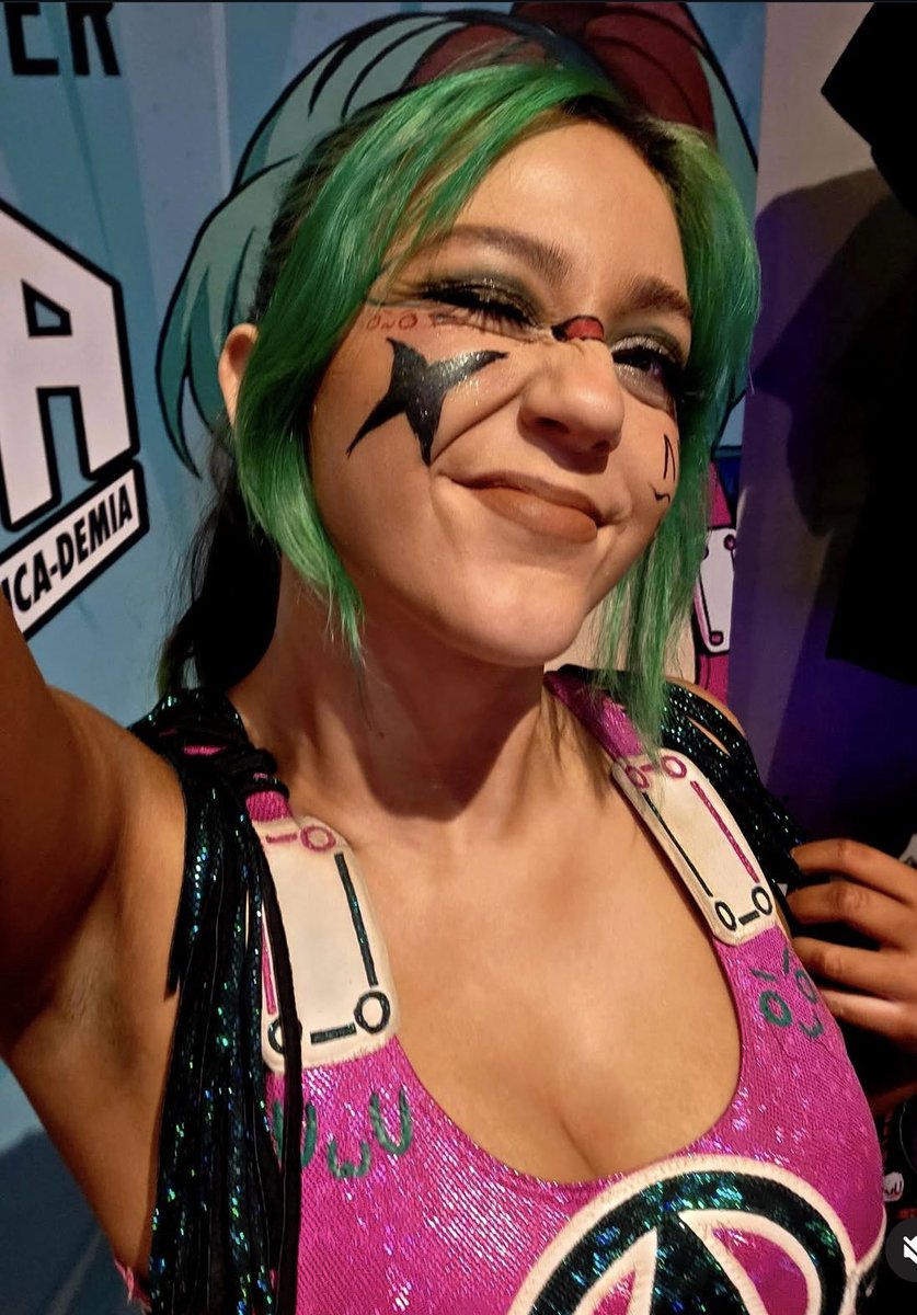 Sugar, spikes, and a little psychotic.💚