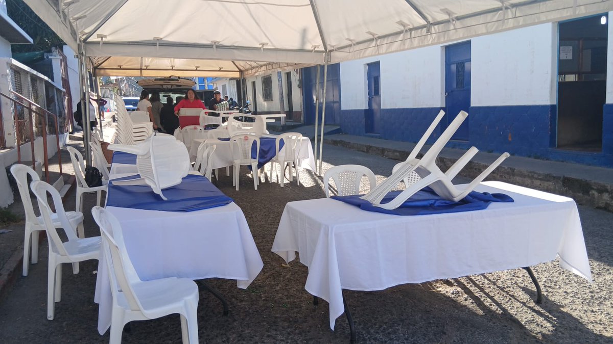 guatevisible's tweet photo. 📍 #Cuilapa | 𝗦𝗘𝗚𝗨𝗡𝗗𝗔 𝗩𝗨𝗘𝗟𝗧𝗔 𝗖𝗔𝗡𝗚
Da inicio la jornada electoral en el centro de votación en el departamento de Santa Rosa.
Agremiados comienzan a llegar para emitir su sufragio en la elección de magistrados ante la CC y del Tribunal Electoral del CANG.
📷 @PlataformadeMI
#EleccionesCANG
#ElecciónCC2026
#laCCimporta