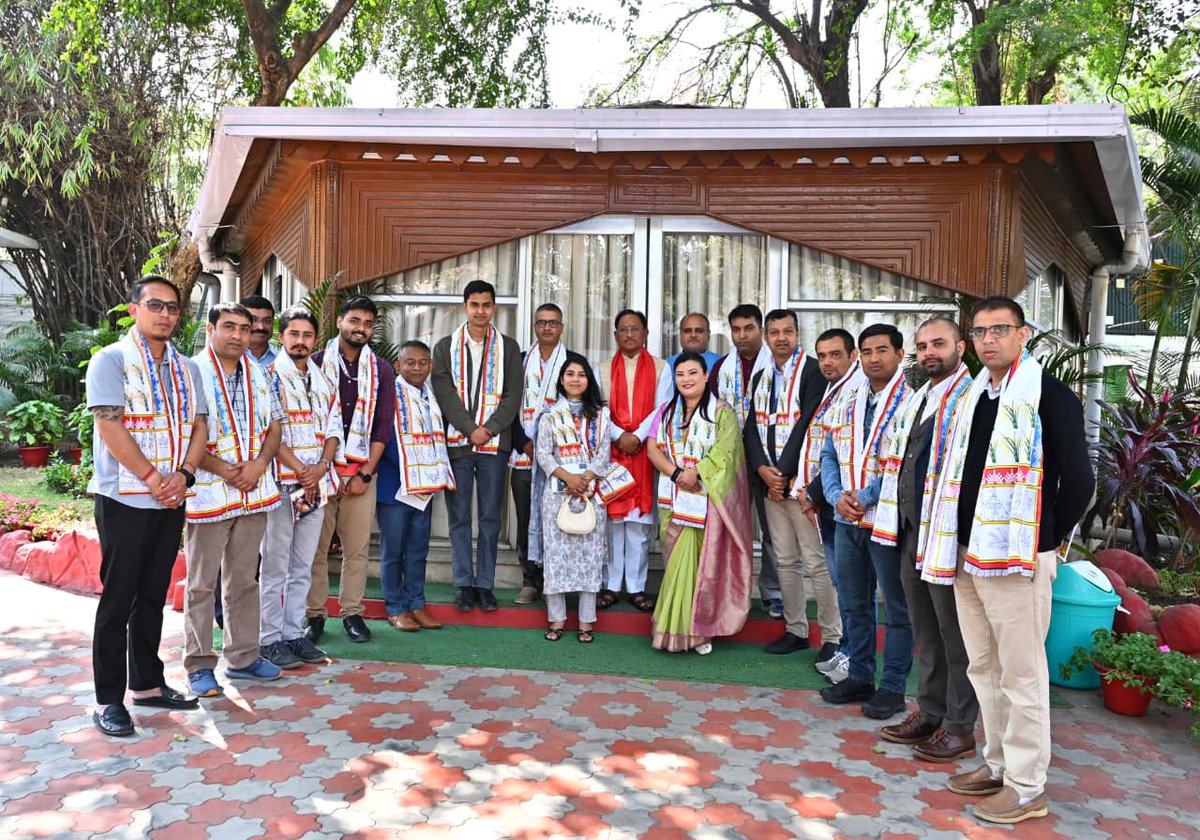 manassarma's tweet photo. Honoured to meet Hon'ble Chief Minister  of Chhattisgarh Sri @vishnudsai sir today at Raipur as part of PIB Gangtok's press tour. https://t.co/dfKaR4SNfc