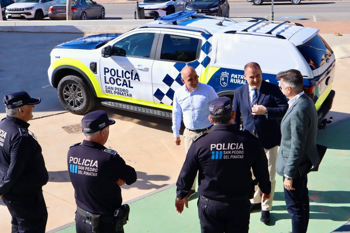 🚔👮‍♂️La Comunidad destina más de 600.000 euros para mejorar la seguridad en San Pedro del Pinatar.

🚨La estrategia 'Región de Murcia + Segura' permite contribuir con 510.000 euros al mantenimiento de la plantilla de Policía Local y 94.000 euros para la adquisición de medios