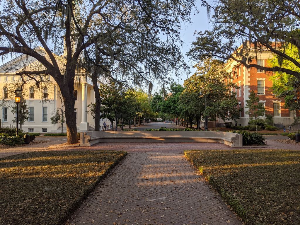 MadCatTours's tweet photo. Just Savannah Things 🙂

Giving directions using squares instead of street numbers. https://t.co/6K6NLOOaZi