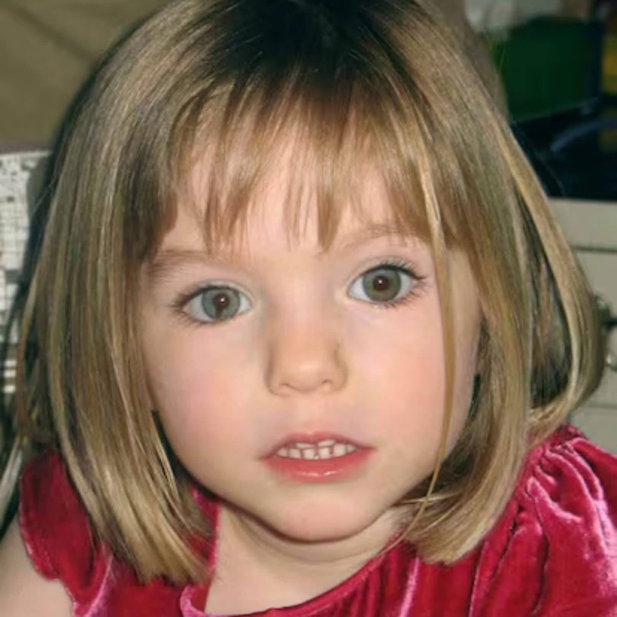 Emeliarjl's tweet image. 🚨🇮🇱 Epstein Files

It has emerged that the name of the little girl Madeleine McCann appeared in the documents of the Epstein case involving Ghislaine Maxwell, “Epstein’s associate.”

When the child Madeleine McCann disappeared in 2007 in Portugal, one of the British police’s…