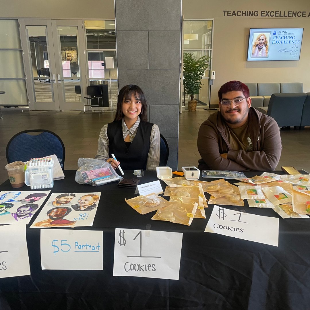 Bryan Art Club officers worked hard last Thursday selling homemade cookies and drawing portraits to help raise money for club art supplies- Nice work! 🎨 👏 💙