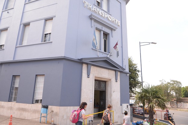 La Provincia de Córdoba solicitó formalmente al Gobierno nacional la reactivación del “Fondo de Compensación al Transporte Público de Pasajeros del Interior”, cuyos envíos fueron suspendidos de manera abrupta, generando un fuerte impacto en la sostenibilidad del sistema de