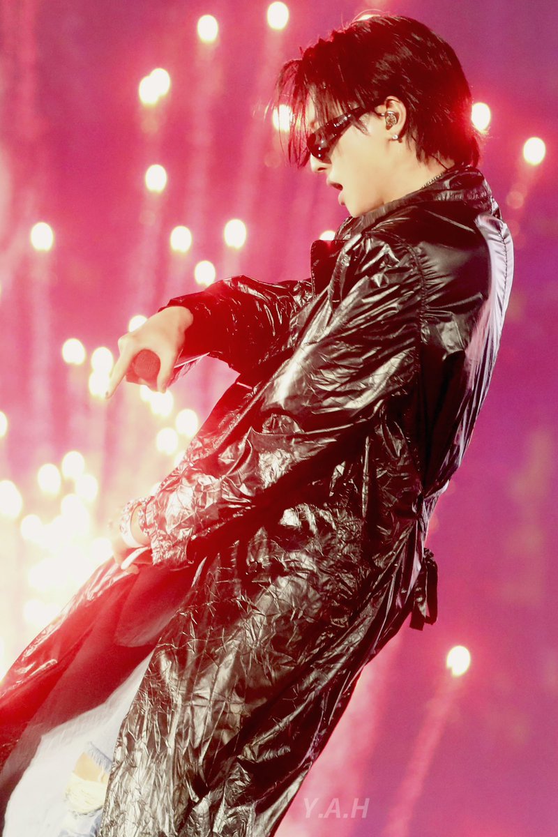 𝙔.𝘼.𝙃 tweet media