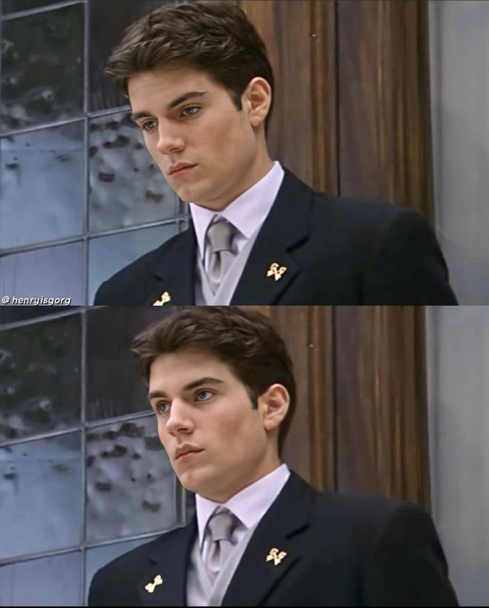 He looks like a Disney prince 😮‍💨