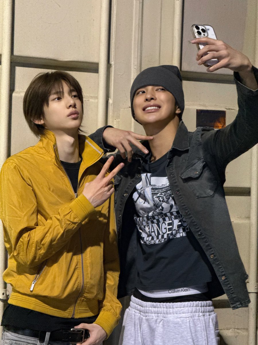 초코쿠키즈 얼굴합 수준
아랍두부는 무조건 되는 라인인거 ㅋㅋ 여자 완전 댐지러감