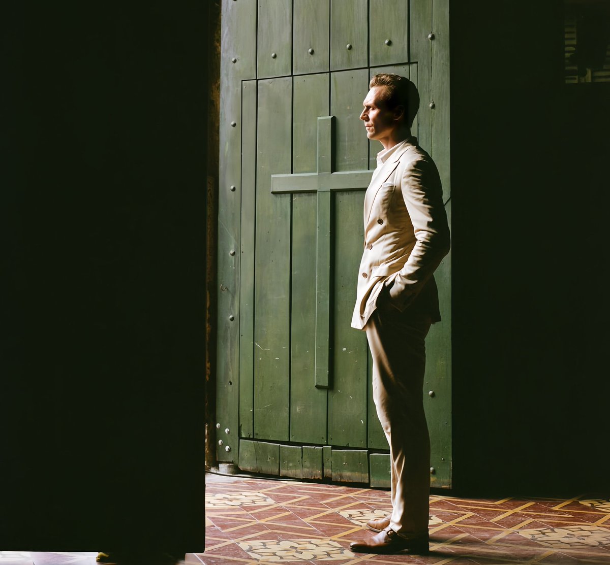 Best of Tom Hiddleston (@bestoftwh) on Twitter photo 